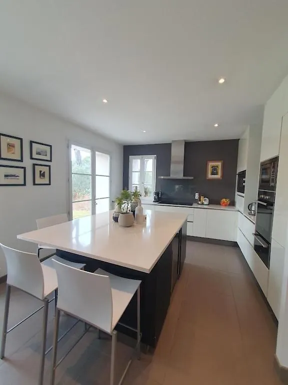 Lou Pantai, House, 5 Bedrooms 8 Persons, Pool, Large Garden, 4Km From Aix En Provence Aix-en-Provence